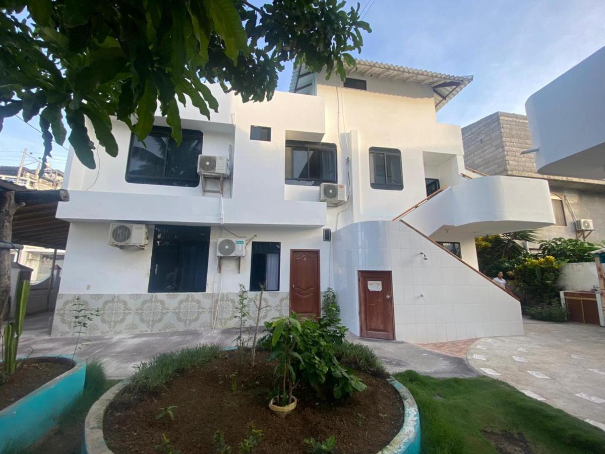 Hostal Brisas Del Mar Puerto Villamil Eksteriør billede