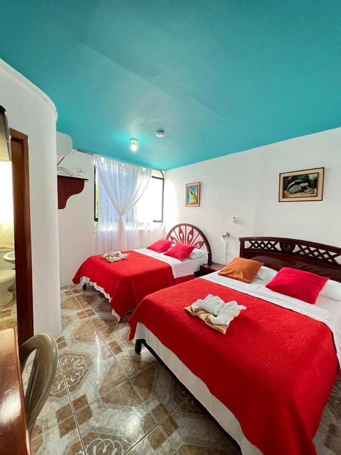 Hostal Brisas Del Mar Puerto Villamil Eksteriør billede